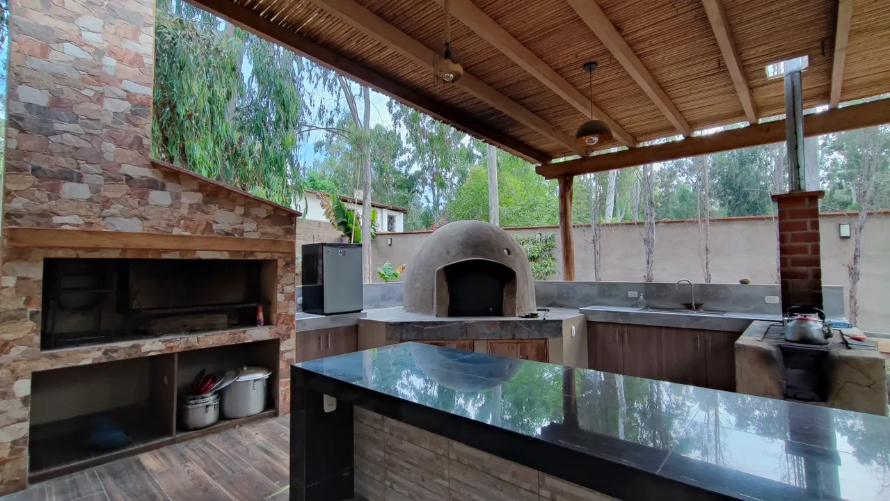 Área de piscina y recreación